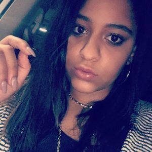 Meet your Posher, Crystal